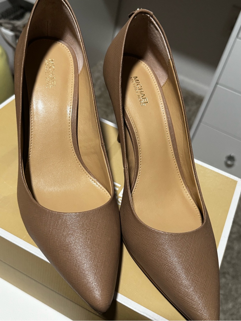 Michael Kors Tan/Brown Pointed-Toe Leather Pumps